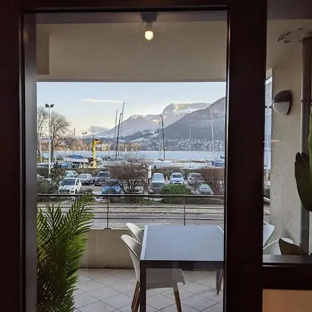 L'alexandrin, Vue Et Garage Annecy