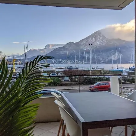 L'alexandrin, Vue Et Garage *