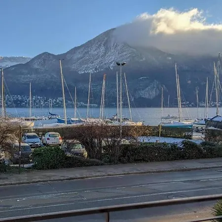 L'alexandrin, Vue Et Garage